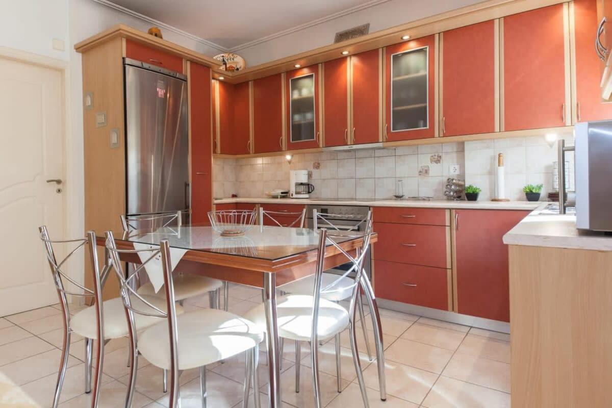Scenic Balcony Apt In Vibrant Petralona Athen Exterior foto