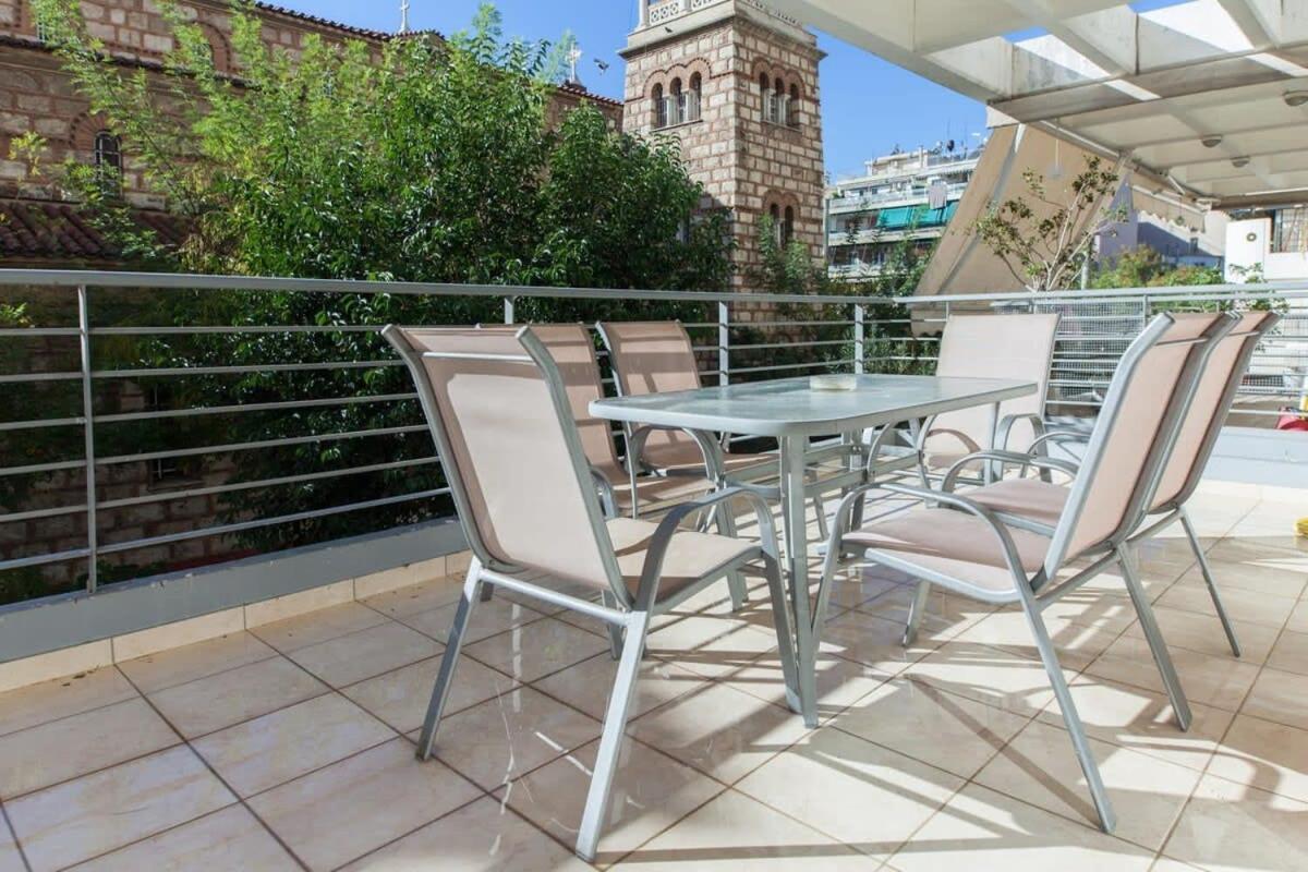 Scenic Balcony Apt In Vibrant Petralona Athen Exterior foto
